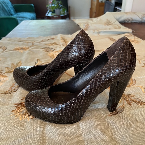 LOEFFLER RANDALL Made in Italy EDITH-W CHOCOLATE WHIPS Closed toe 6 1/2 B - Picture 2 of 6